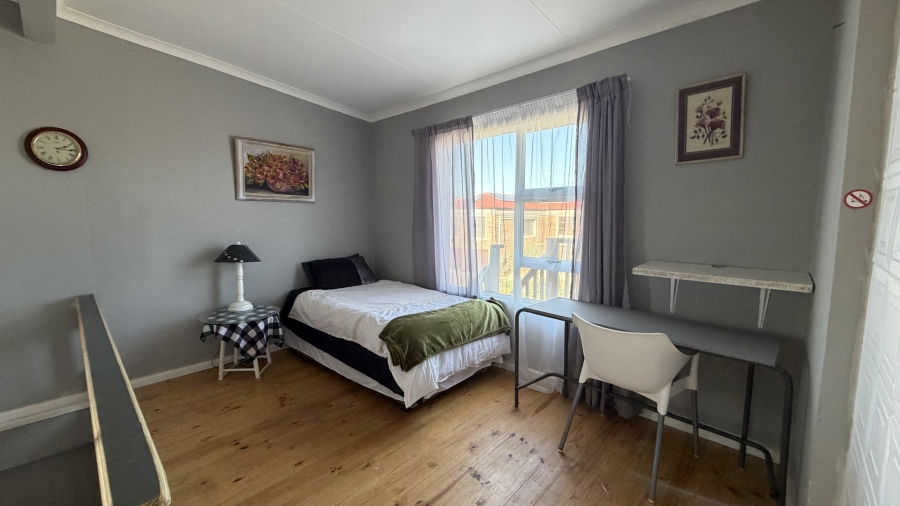 4 Bedroom Property for Sale in Kleinkrantz Western Cape